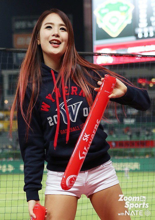 SK 와이번스 이소연 치어리더