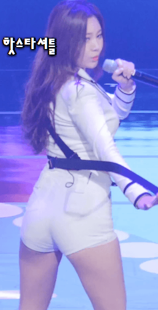 남자들이 좋아하는 뒷태.gif | 인스티즈