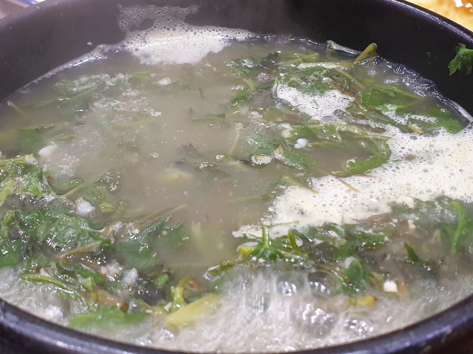 광안리해수욕장을 바라보며 사랑해횟집에서 맛있는 회를....