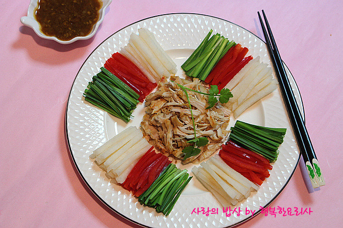그런저런 치킨의 환골탈태! 입맛살리는 닭고기냉채