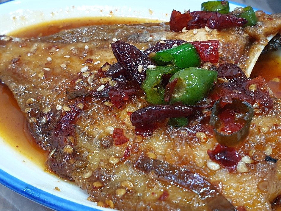 광안리해수욕장을 바라보며 사랑해횟집에서 맛있는 회를....