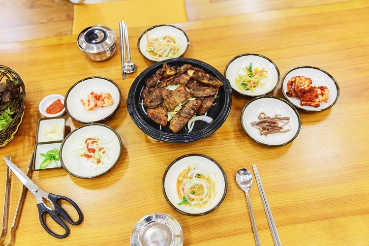 어쭈구리꼬기냉면 이미지