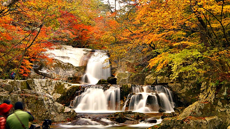 가을이면 진사들은 꼭 가본다는 방태산 이단폭포